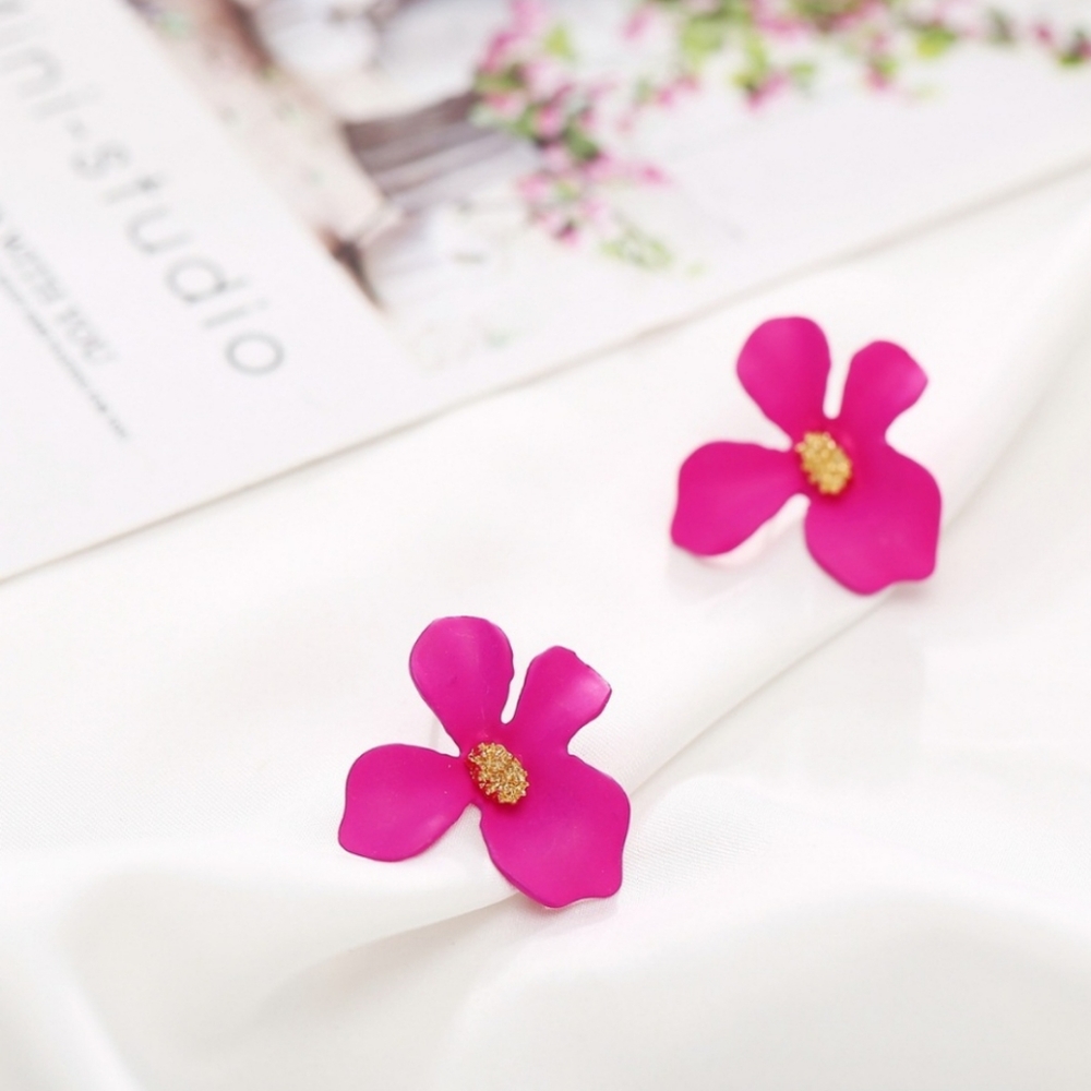Boho Minimalist Pink Flower Earrin